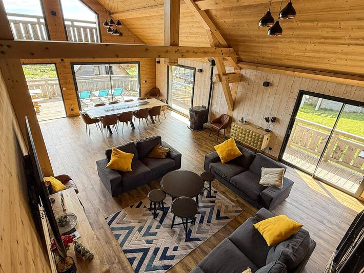 Gîte pour 14 personnes, avec terrasse dans Lac Pavin - 4