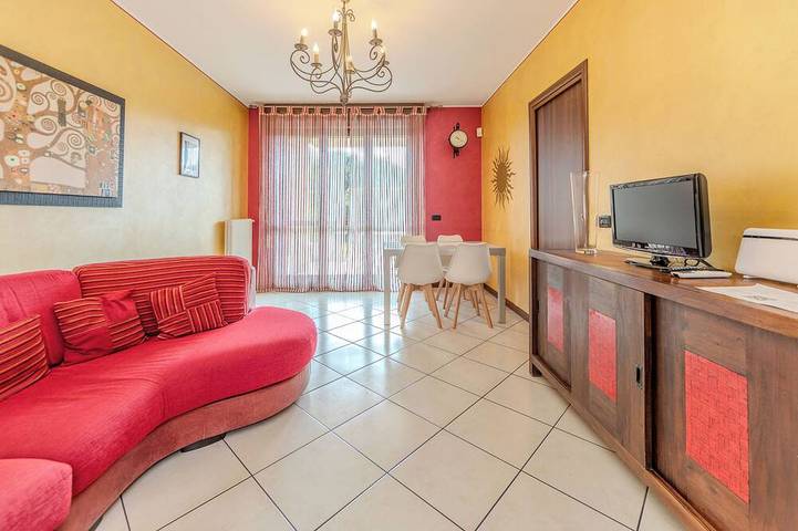 Vacation rental for 4 people, with terrace and yard in Milan Province