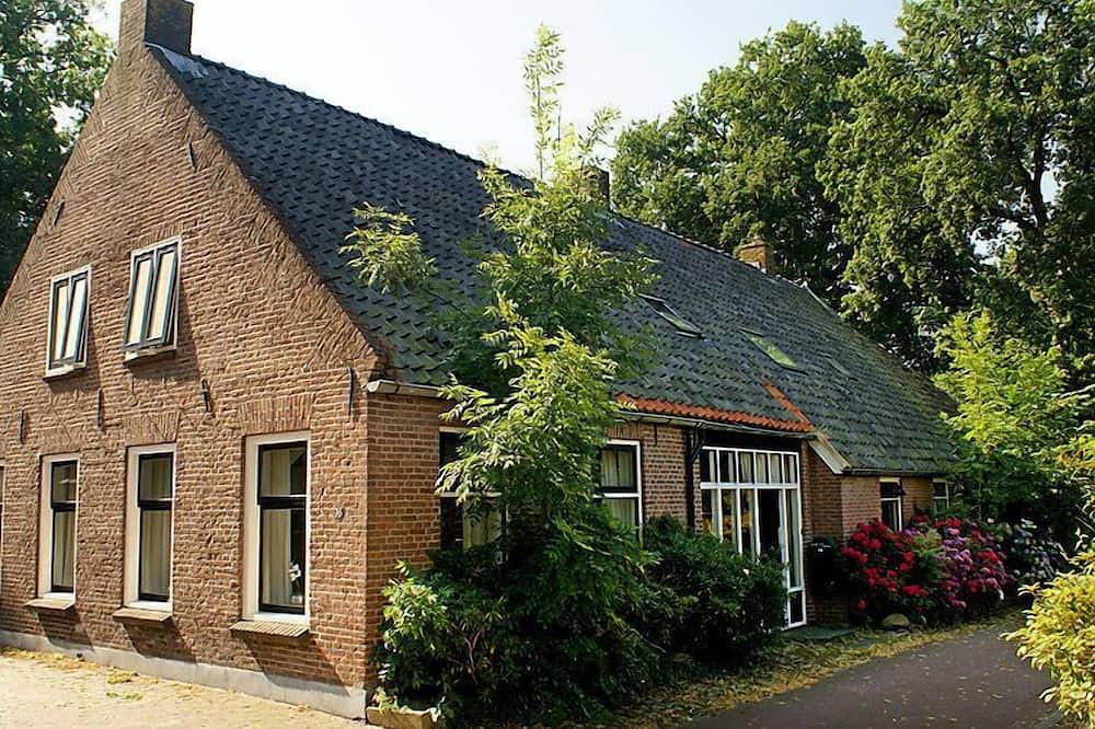 Onder De Eiken by Interhome in Nationaal Park Dwingelderveld