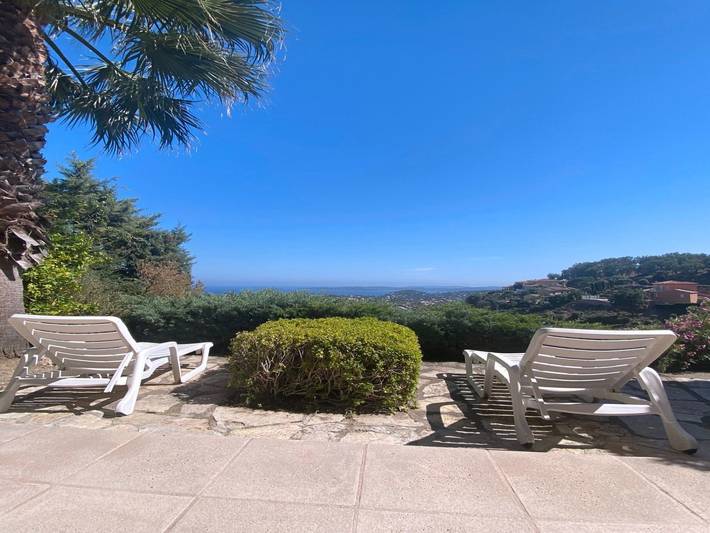 Location de vacances pour 8 personnes, avec piscine ainsi que terrasse et jardin, animaux acceptés dans Golf Bluegreen Sainte-Maxime - 2