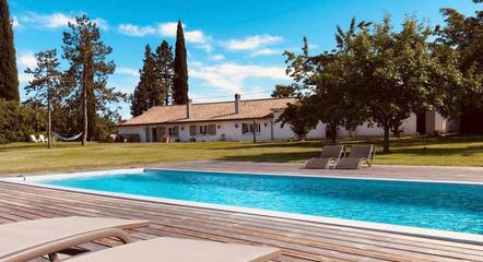 Cottage pour 2 personnes, avec vue ainsi que piscine et jardin à Dévillac
