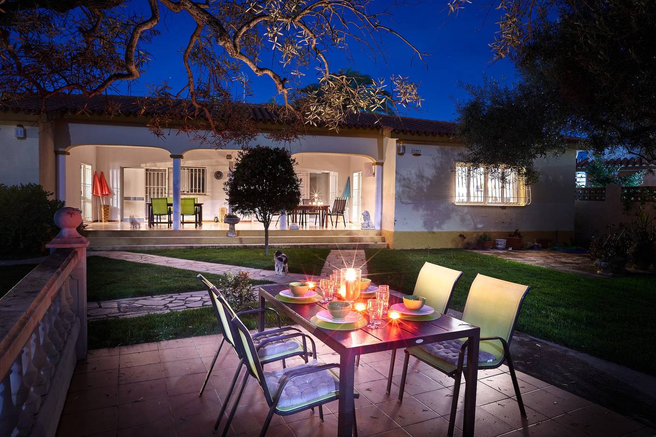 Villa proche plage avec piscine privée éclairée, jardin, 2 terrasses, barbecue et Wi-Fi in Zona Triador, Vinaròs