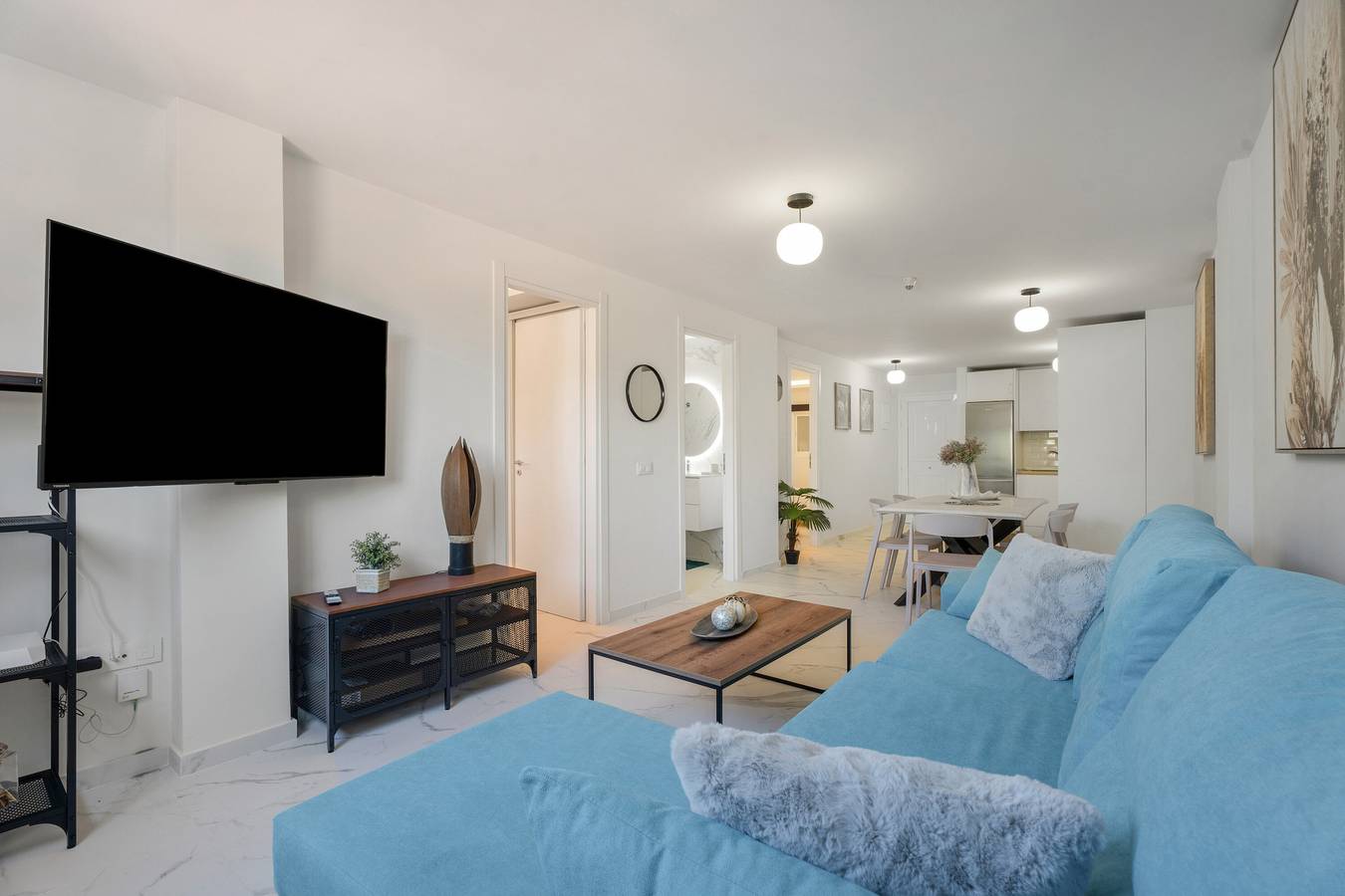 Entire apartment, Vacation 'Granada Park S032' with Shared Pool, Shared Garden and Wi-Fi in Los Cristianos, Arona
