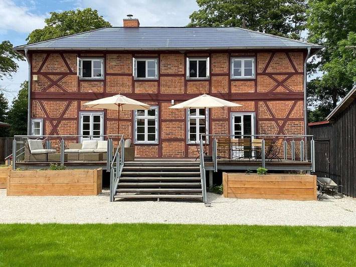 Stintenburg-Insel:  Brückenhaus in Zarrentin am Schaalsee, Ludwigslust-Parchim