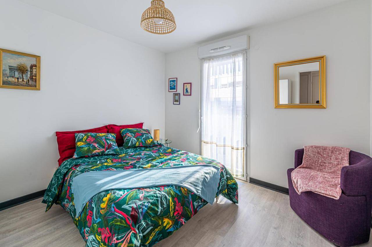 Appartement entier, Two-Bedroom Apartment in Massy, Essonne