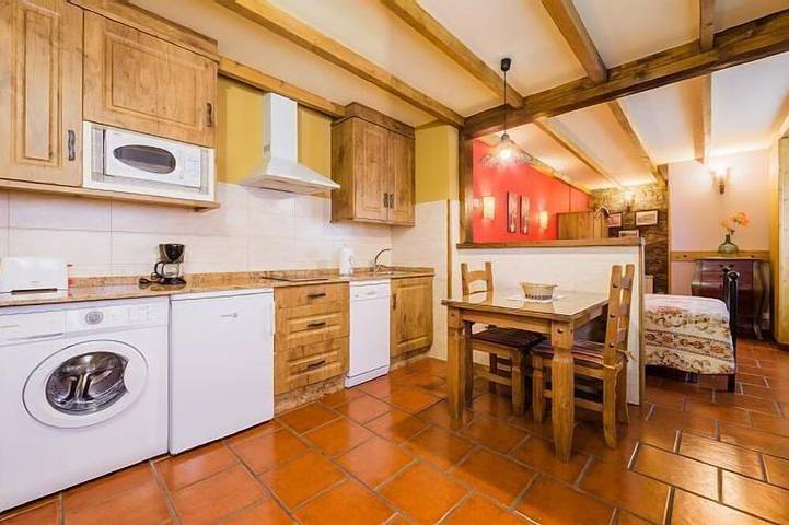 Cottage for 2 people, with garden and pool, with pets - 1