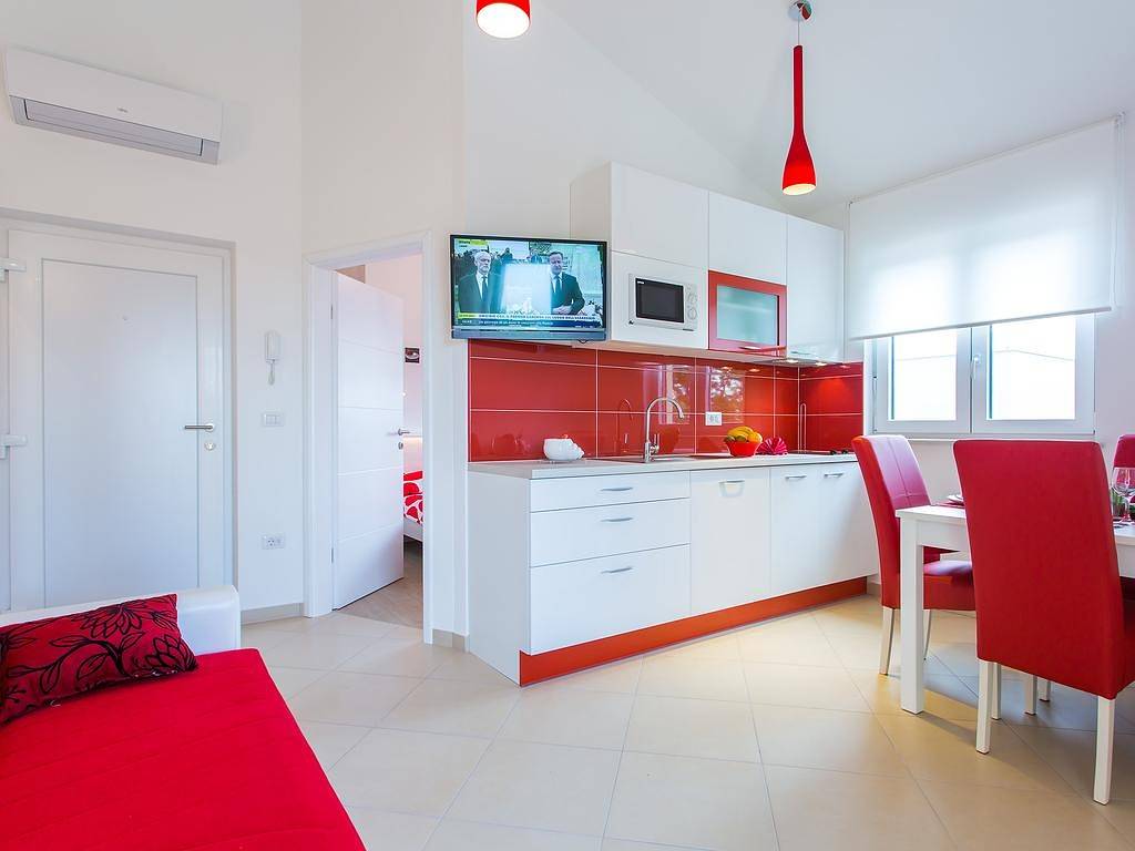 Ganze Wohnung, Neue und moderne voll ausgestattete Wohnung in einer Villa mit Pool in der Nähe von Porec, alle Zimmer klimatisiert in Nova Vas, Porec und Umgebung