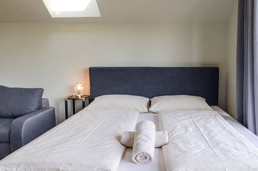 Comfy Room in Shared Villa w/ Free Parking in Floridsdorf, Wien