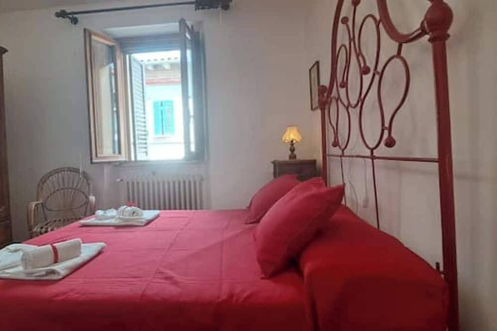 Appartamento intero, L'Incanto del Trasimeno con giardino vista lago nel cuore di Castiglione! in Castiglione del Lago, Lago Trasimeno