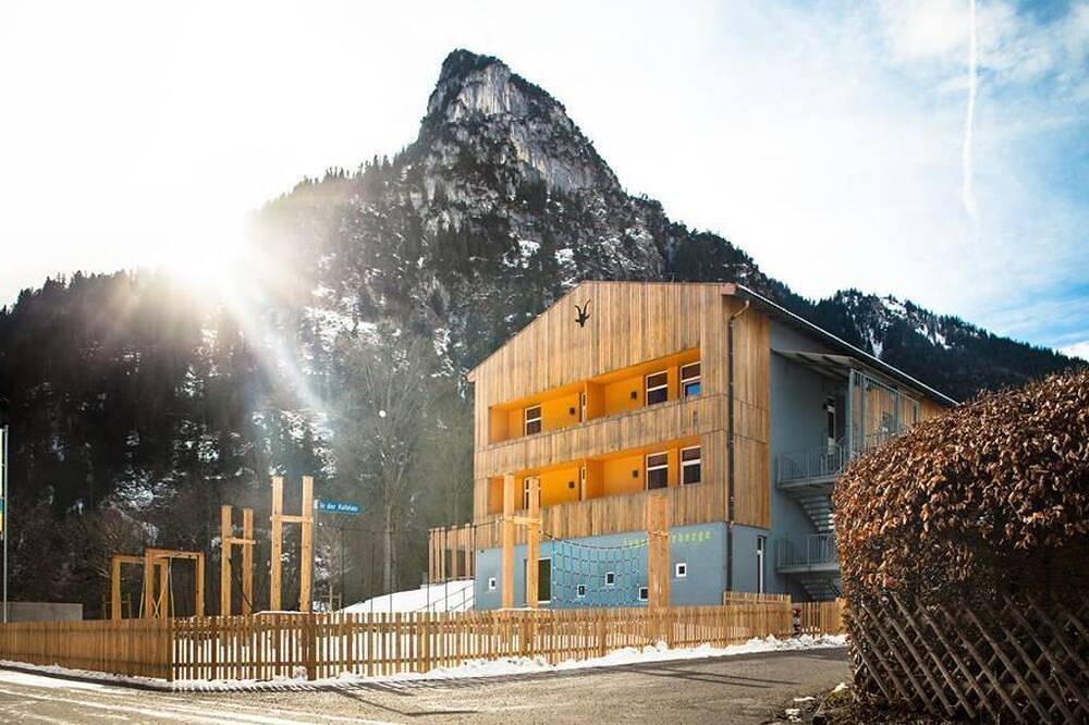 Twin room with shower/Wc - Oberammergau Youth Hostel in Oberammergau, Bavarian Alps