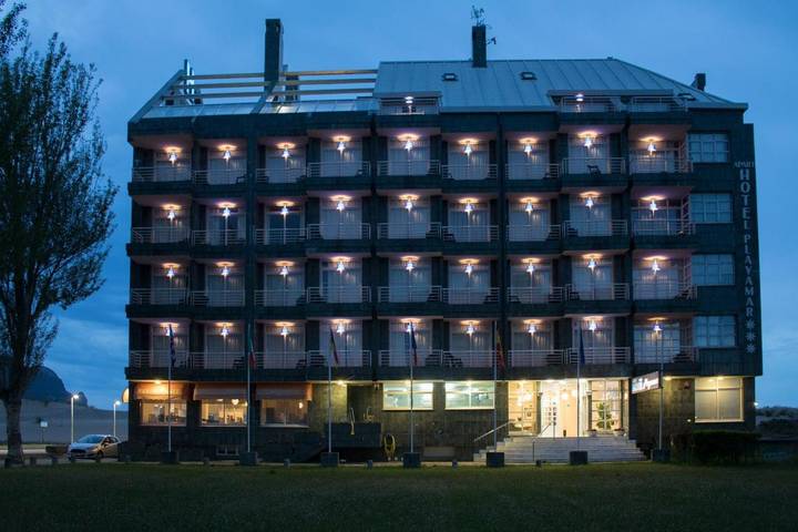Hôtel pour 3 personnes, avec terrasse ainsi que vue et piscine à Laredo - 2