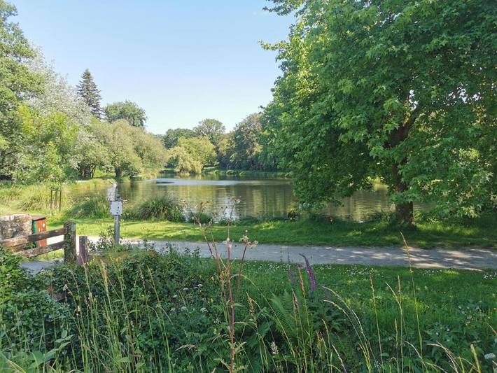 Gîte pour 4 personnes, avec terrasse et jardin à Saint-Nolff