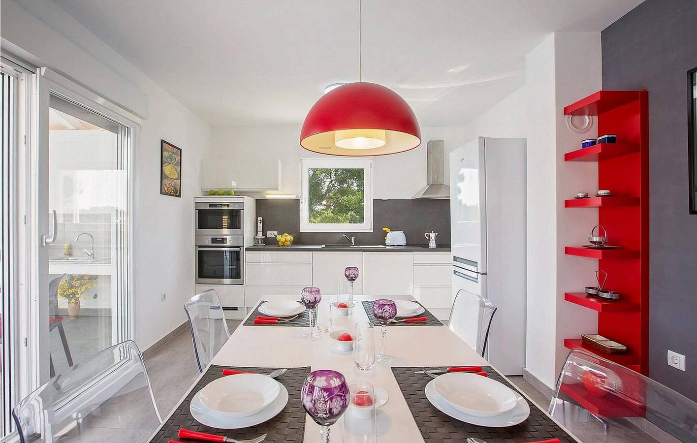 Modernes Apartment, 1 km vom Strand entfernt, mit Terrasse, Parkplatz und WLAN in Stinjan, Pula