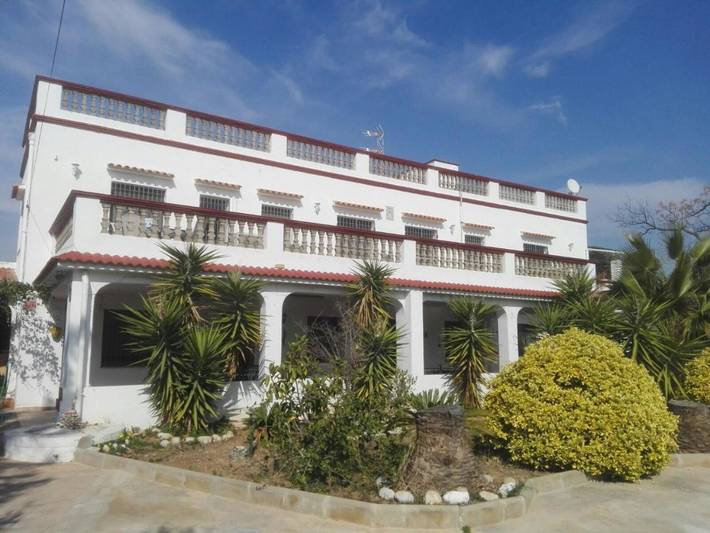 Casa rural para 10 personas, con Balcón y Terraza además de Jardín y Piscina en Alcanar