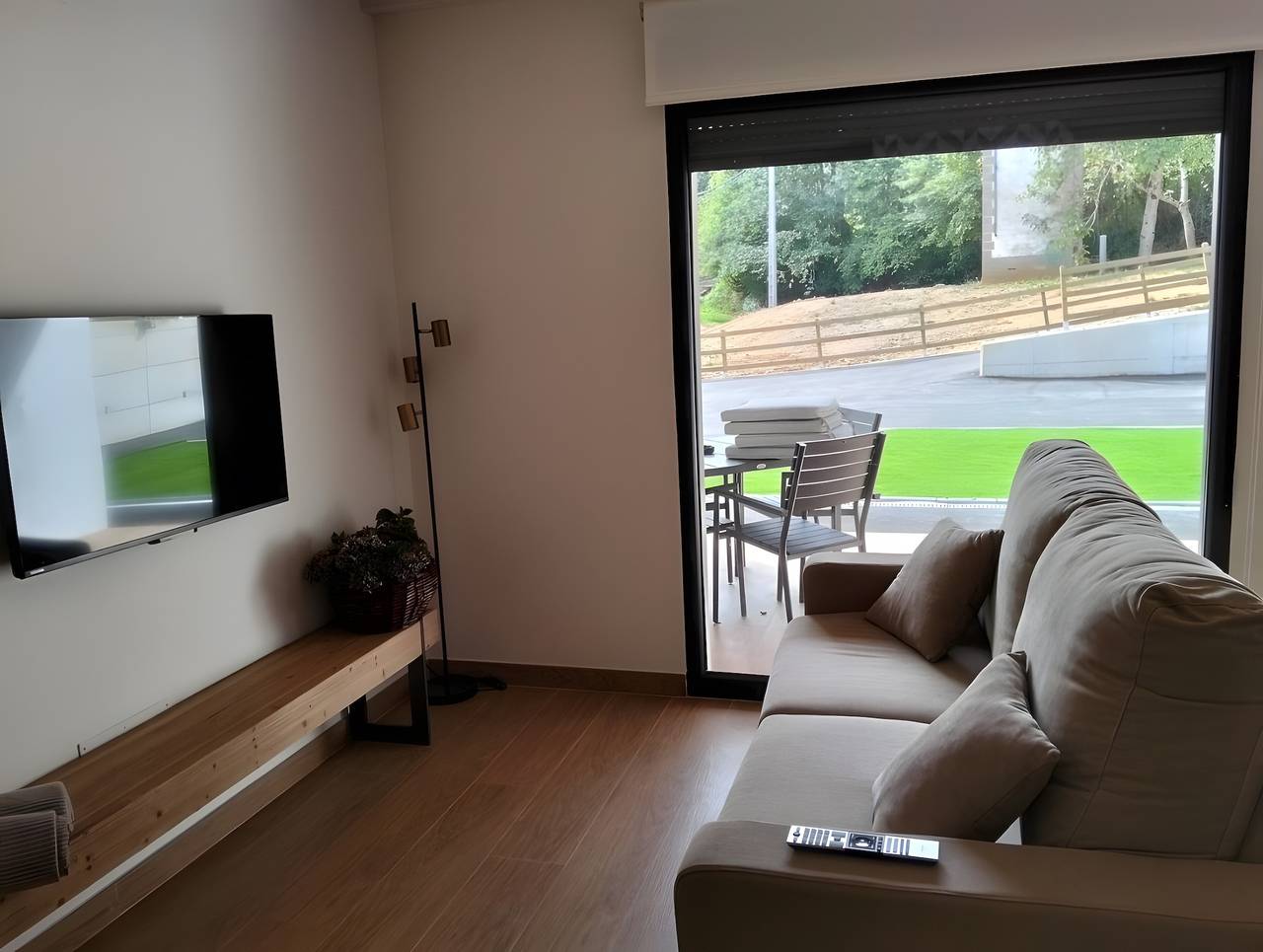 Ganze Wohnung, Modernes Apartment mit Bergblick, privater Terrasse und Wlan in Parres, Provincia de Asturias