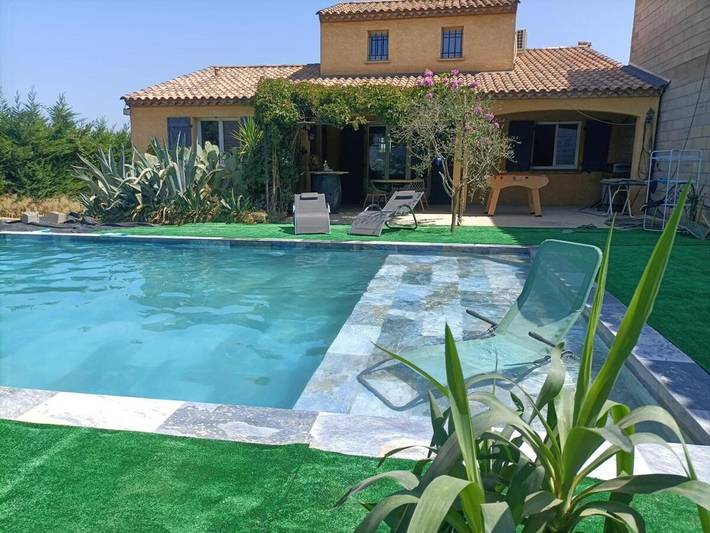 Location de vacances pour 8 personnes, avec piscine ainsi que jacuzzi et terrasse, animaux acceptés à Le Pouget - 4