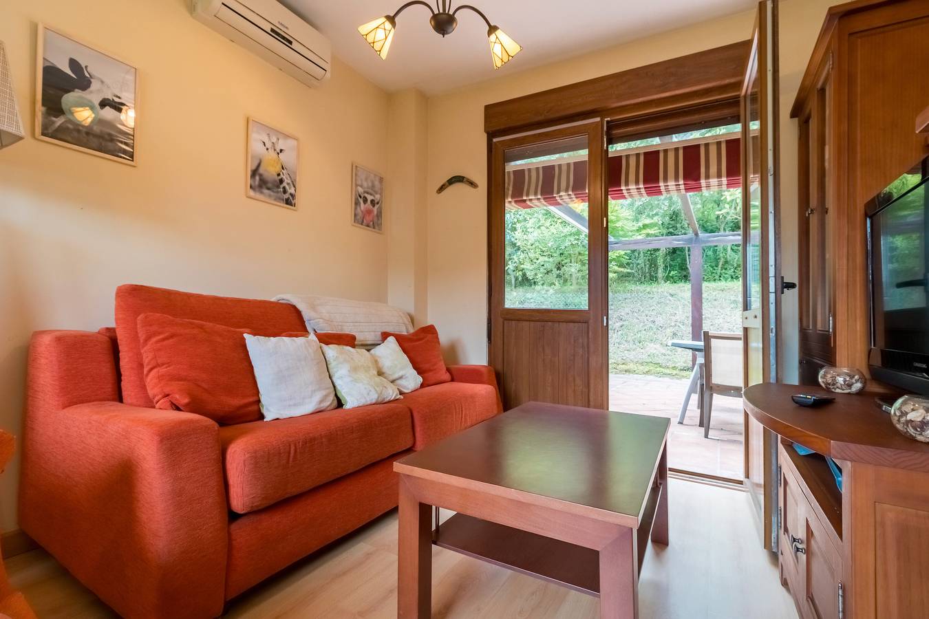 Ganze Wohnung, Ferienwohnung 'Con Jardín Privado' mit Bergblick, privatem Garten und Wi-Fi in Pesués, Val de San Vicente