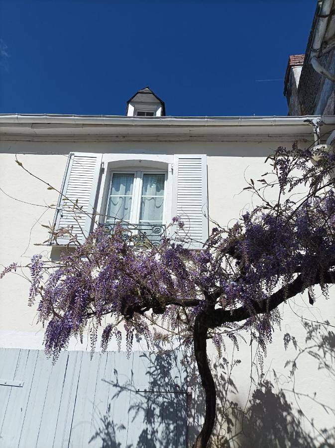 Chambre d’hôte pour 3 personnes, avec jardin ainsi que vue et piscine à Jurançon