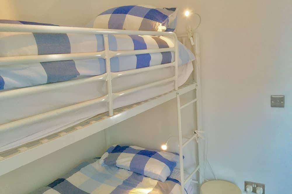 Entire apartment, Stunning Sandsend Property  - 30 meters from the beach! in Sandsend, North York Moors National Park