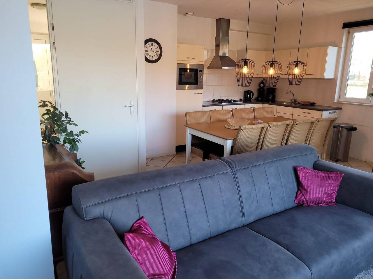 Charmantes 8-Personen-Ferienhaus direkt am Wasser, in Westerbork in Drenthe