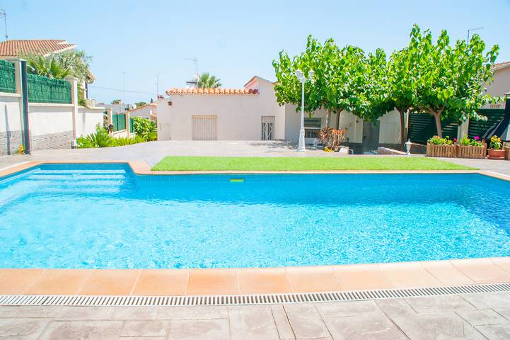 Villa pour 6 personnes, avec piscine et jardin à Calafell