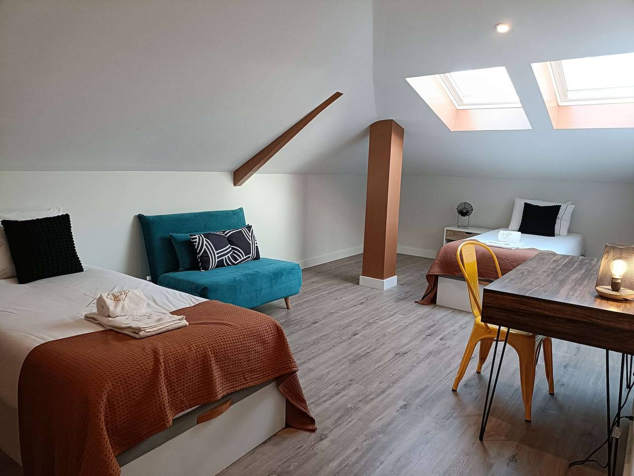 Appartement entier, 2C Duplex with 2 Twin Bedrooms Near Gulbenkian in Lisbonne, Costa de Lisboa