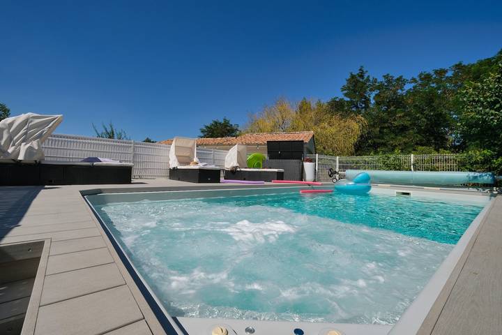 Location de vacances pour 2 personnes, avec jardin, animaux acceptés à Saint-Paul-les-Fonts