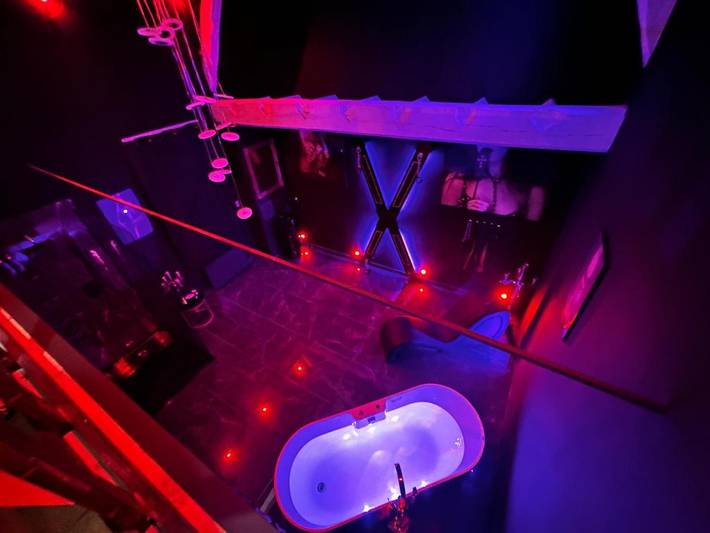 Hôtel pour 2 personnes, avec Jacuzzi ainsi que Terrasse et Jardin à Douchy-les-Mines