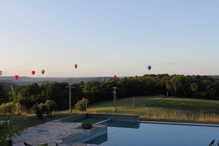 Gîte pour 6 personnes, avec piscine, animaux acceptés à Beynac-et-Cazenac
