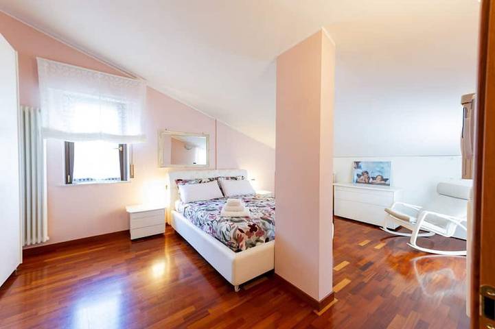 Ganze Wohnung, GuestHost - Schöne 80 qm Wohnung auf zwei Ebenen, perfekt für 2 Personen, im ersten Stock eines Doppelhauses Ohne Aufzug (Zugang über Treppen). Die Unterkunft befindet sich in San Martino, einem ruhigen und friedlichen Viertel, wo Sie in Penelope a mare, Pescara