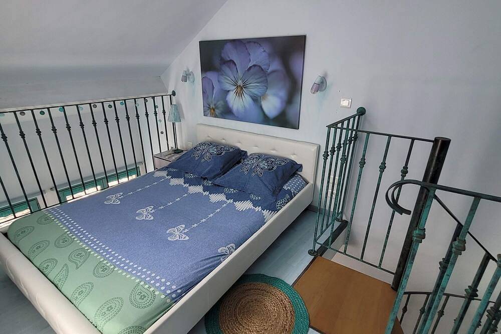Appartement entier, Studio en duplex totalement indépendant in Milly-la-Forêt, Parc naturel régional du Gâtinais français