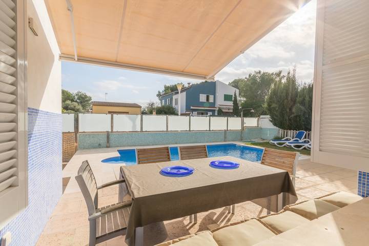 Villa pour 7 personnes, avec terrasse et jardin à Son Serra de Marina - 4
