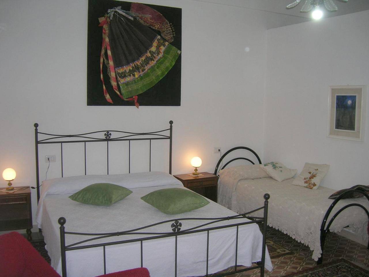 Double Room with Private Bathroom in Sorso, Province de Sassari