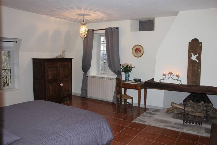 Gîte pour 4 personnes, avec jacuzzi ainsi que jardin et piscine, animaux acceptés à Coubisou - 4