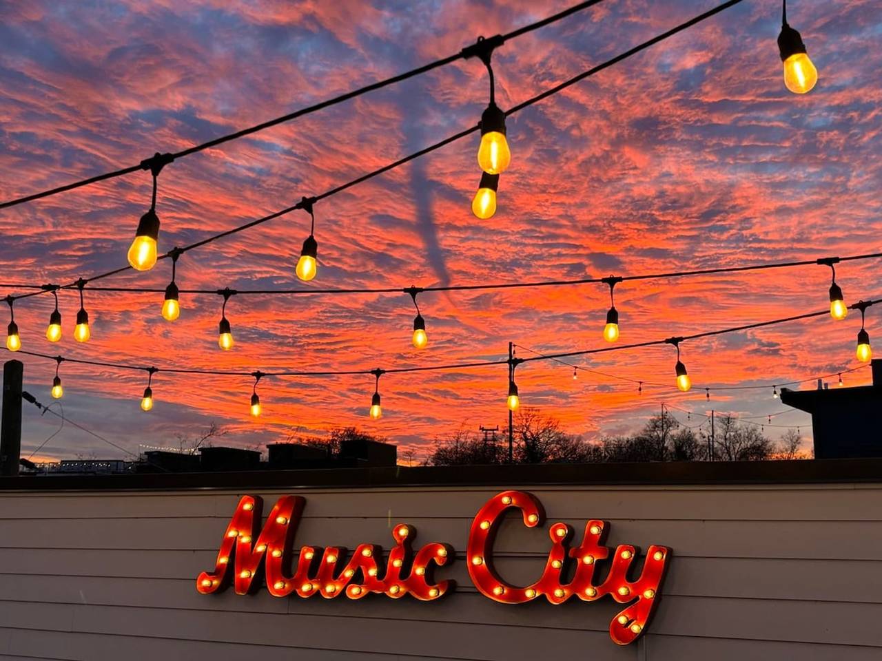 Nashvegas  13 Beds   Rooftop Views     Mins to Broadway in Nashville, Tennessee