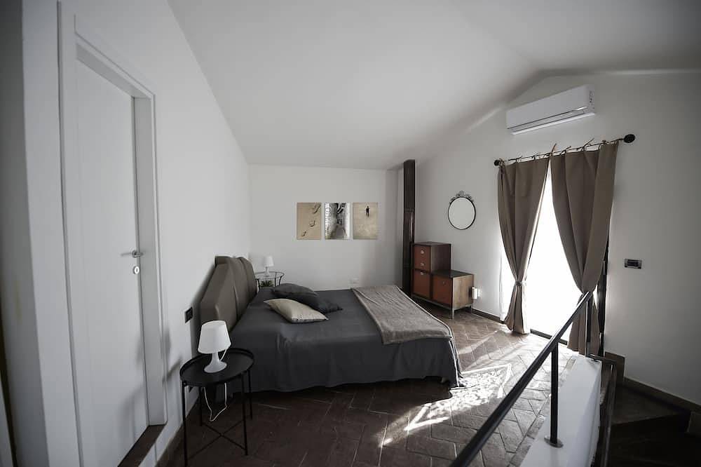 Casailcambio Typical Tuscan hut recently renovated, about 45 square meters. in Colle di Val d'Elsa, Siena Province