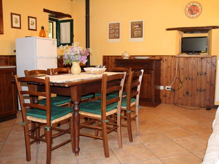 Gîte pour 3 personnes, avec piscine, animaux acceptés à Bevagna - 2