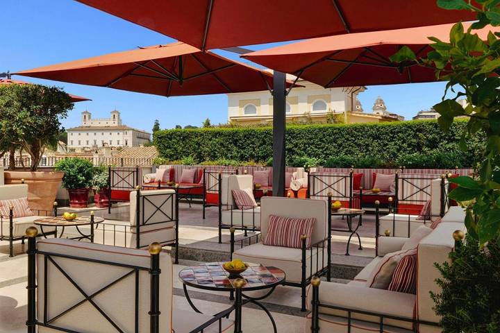 Hotel per 3 persone, con panorama e terrazza, con animali domestici in Scalinata di Trinità dei Monti