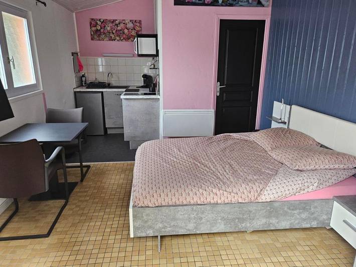 Gîte pour 2 personnes, avec jardin ainsi que terrasse et vue à Challans