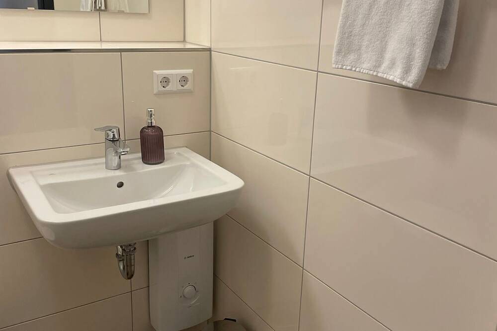 Ganze Wohnung, Gästehaus Einzelzimmer 203 - Lokschuppen Pasewalk- Gästehäuser mit Dz, Ez und in Pasewalk, Vorpommern