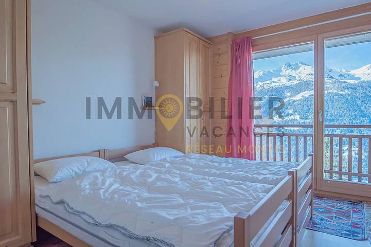 Ganze Wohnung, Helle, zeitgemäße und komfortable Wohnung mit 2 Schlafzimmern und 2 Badezimmern. Herrliche Aussicht, in Saint Luc, Anniviers