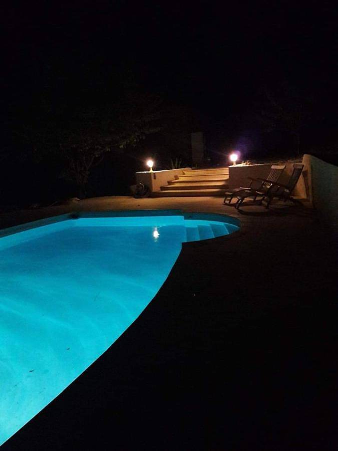 Location de vacances pour 2 personnes, avec terrasse ainsi que vue et piscine à Callas - 3