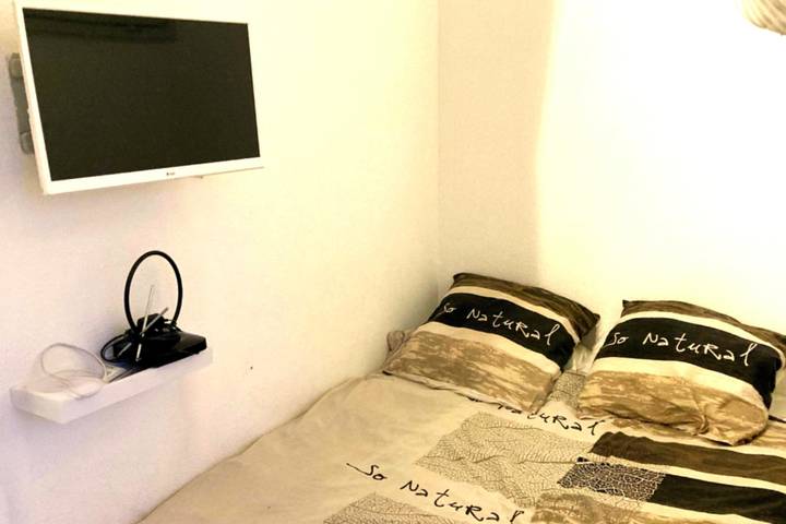 Ganzes Studio, Spacious new studio apartment, close to the sea in Sanary-sur-Mer, Mittelmeerküste (Frankreich)