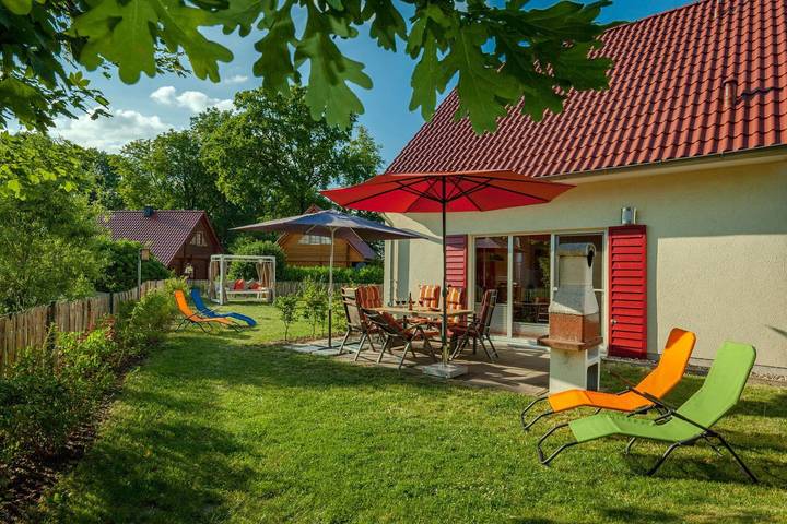 Ferienhaus für 6 Personen, mit Terrasse und Garten in Göhren-Lebbin