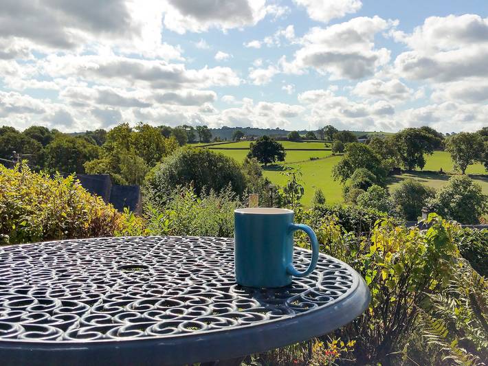 Glamping for 2 people, with garden in Derbyshire