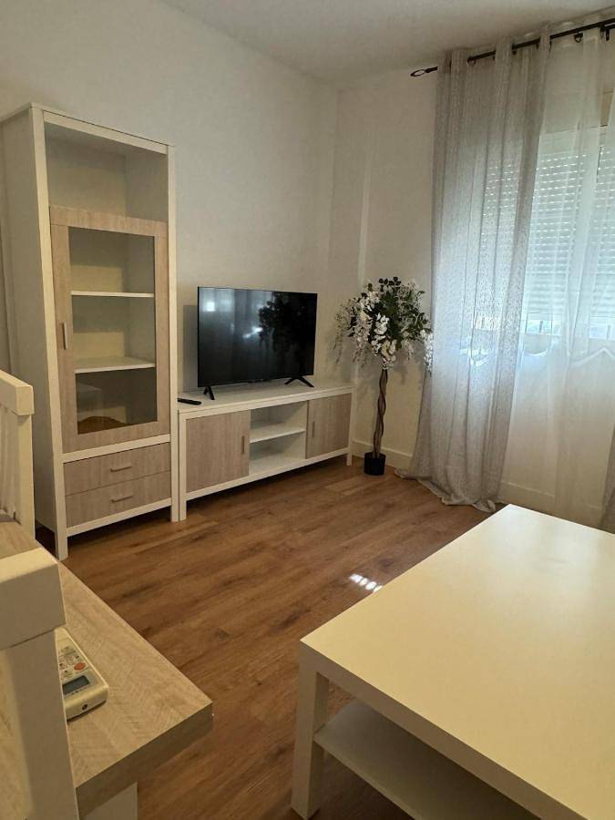 Apartamento para 5 personas, con jardín en Baeza