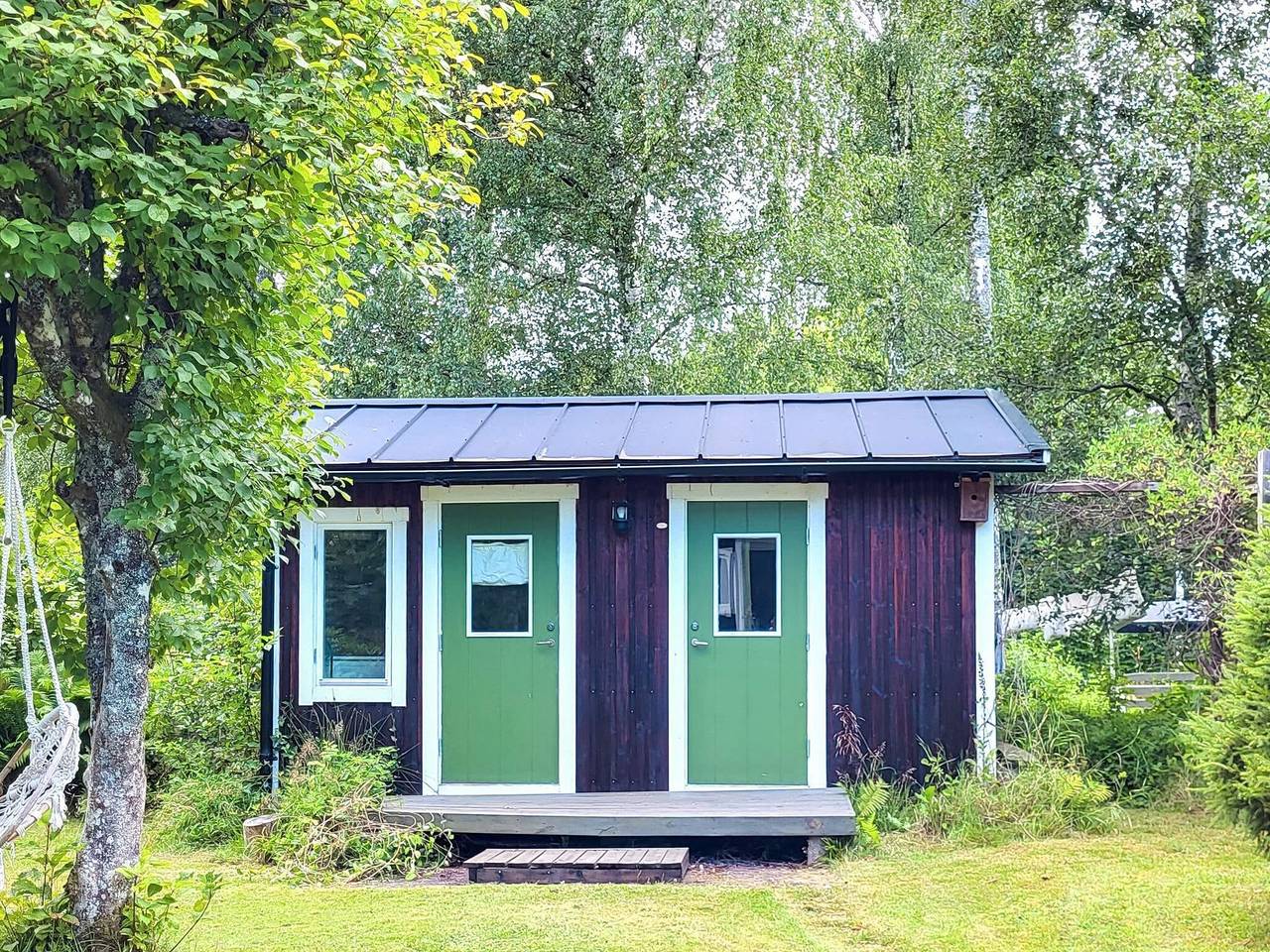 Strandstuga med uteplats och grill in Vänern