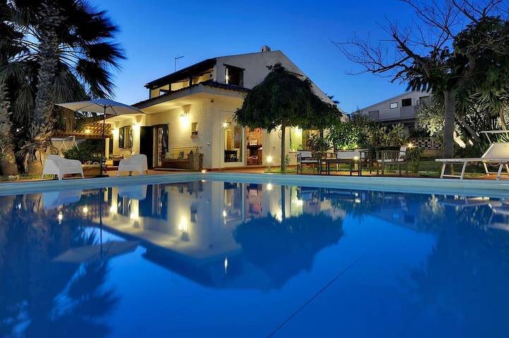 Ferienhaus für 12 Personen, mit Garten und Pool