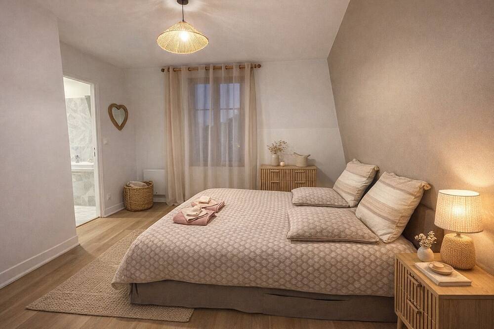 Entire apartment, Appartement Glycines in Chartres, Chartres region