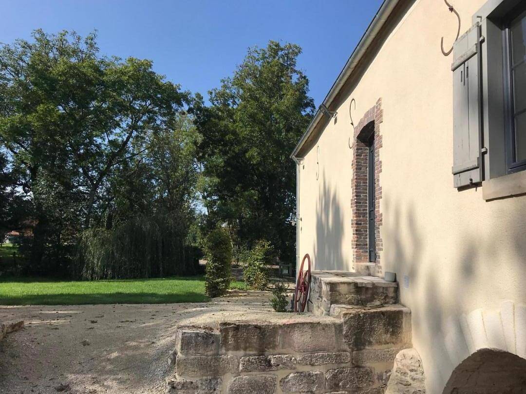 Le Moulin de Champagne in Jully-sur-Sarce, Aube (desambiguación)